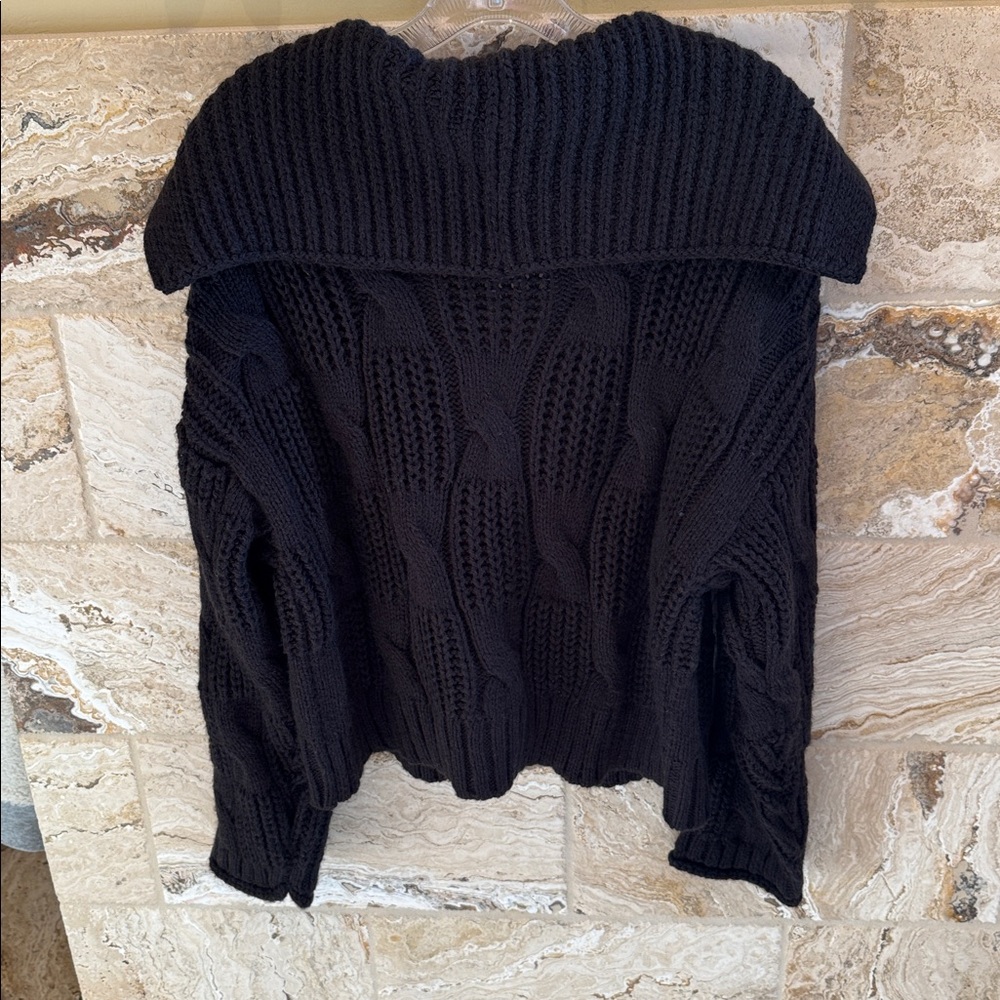 Universal Thread sweater - image 3